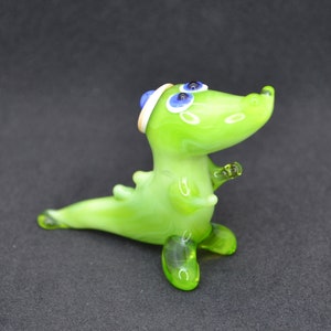 Glass crocodile figurine - Green glass crocodile sculpture - Glass crocodile statue - Crocodile gifts - Collectible glass crocodile ornament