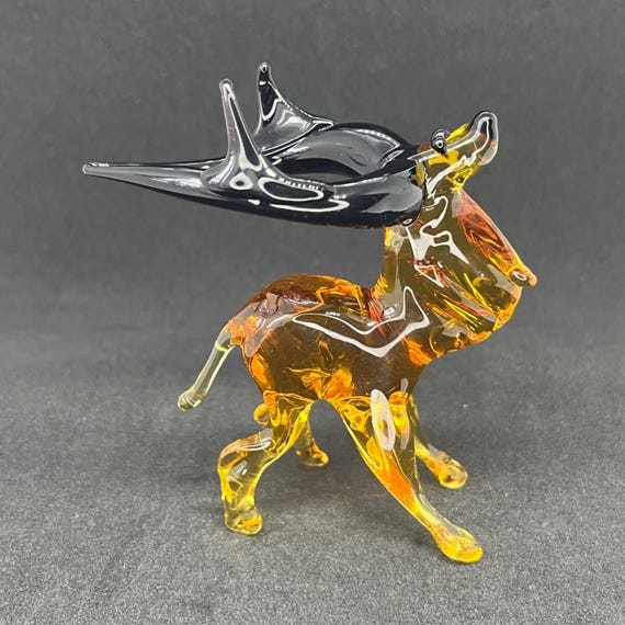 手作りガラスの鹿の置物：エレガントな室内装飾彫刻 - Etsy 日本