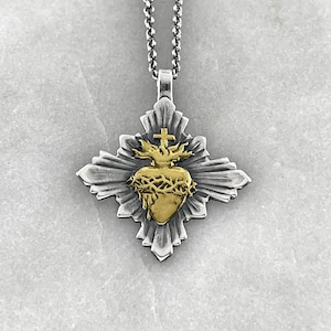Sacred Heart Halskette, Gold Sacred Heart Anhänger, Das Heiligste Herz, Goldenes flammendes Herz, tränendes Herz