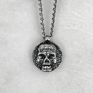 Memento Mori Pendant, Skull Pendant, Memento Mori Skull, Macabre Pendant, Macabre Jewelry, Macabre Pendant, Mourning Jewelry