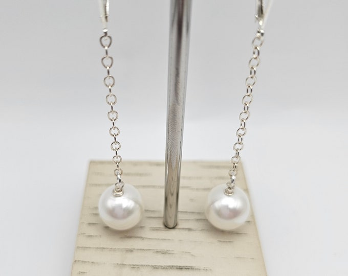 Classy & Impeccable Long Dangle Shell Pearl Earring