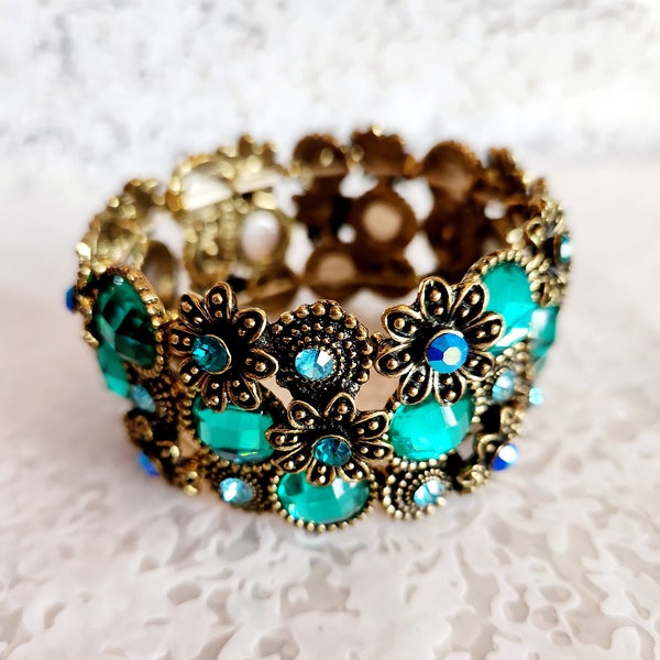 Sparkling BLUE-GREEN RHINESTONE Bracelet--The Colors of the Aegean Sea-- Comfortable Vintage Stretch Bracelet--Very Elegant--Good Condition