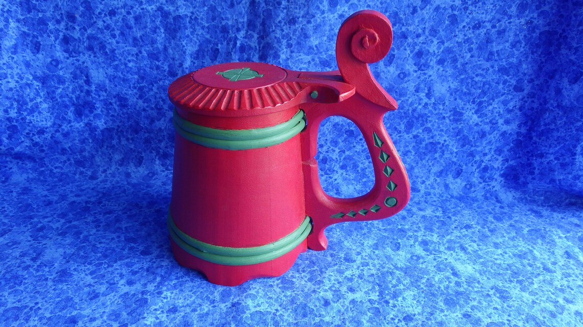 wooden tankard with lid