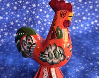 SWEDISH DALA ROOSTER--Mint Vintage Nils Olsson--4-1/4" Tall---Falun Red/Forest Green Design---Perfect for Kitchen Shelf/Window Sill