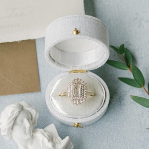 Engagement Ring Box, Linen & Velvet Ring Holder with Hinge, Vintage Wedding Ring Box in Pink, Blue, Sage Green, White, Black, Emerald