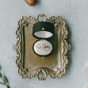 The Georgian Oval Ring Box, Linen & Velvet Ring Holder with Hinge, Vintage Wedding Ring Box in Pink, Blue, Sage Green, White, Black, Emerald
