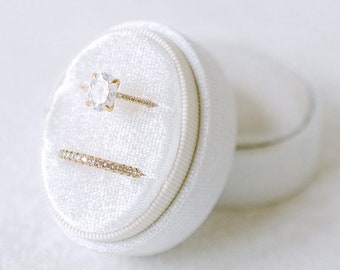 VELVET RING box, velvetringbox
