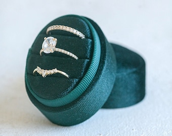 Triple Slot Oval Velvet Ring Box | 3 slot Custom Wedding Ring Box | Green Forest Emerald Engagement Ring Box | Triple Slot | Modern Custom