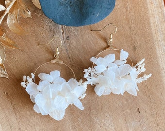 Créoles fleuries petites Hortensias blanche - Fleurs stabilisées - Boucles d'oreille pour mariage - Baptême