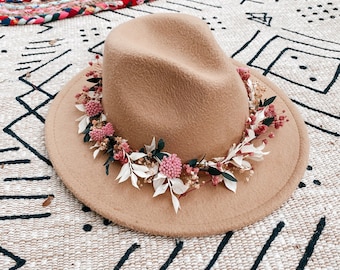 Chapeau camel & fleurs séchées rose - Mariage - Cérémonie - Baptême - Style Boho fleuri