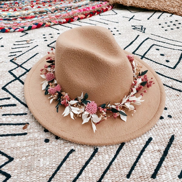 Chapeau camel & fleurs séchées rose - Mariage - Cérémonie - Baptême - Style Boho fleuri