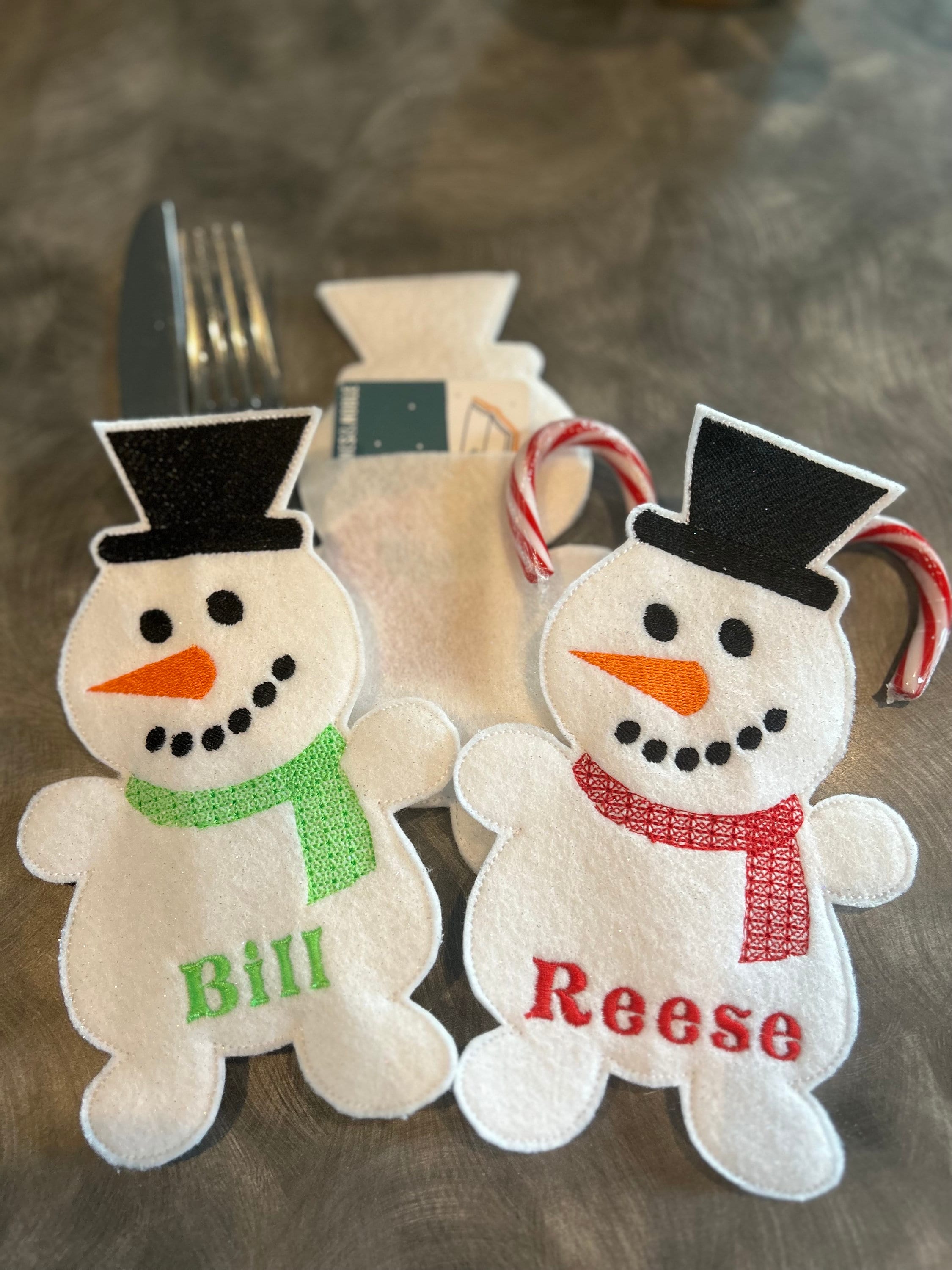 (Set of 2pcs)Personalized Snowman with Pocket That Will Hold Candy, Money Or A Standard Gift Card Snuggly, Perfect As A Place Setting Or Teacher Gift