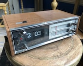 Vintage Panasonic Flip Clock AM FM Radio - Alarm - Model RC 6350