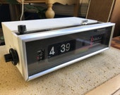RESTORED - Vintage Panasonic Flip Clock Radio - White Alarm Clock Model RC-7021