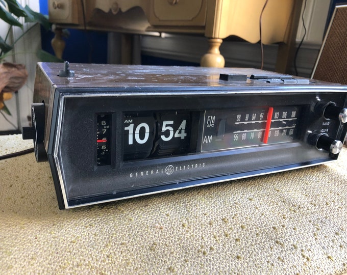 Vintage GE Flip Clock Radio Alarm Works GREAT Etsy