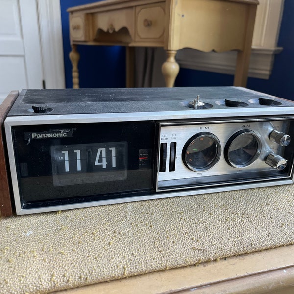 Vintage Panasonic Flip Clock - RC7021 - Works Great - Please Read