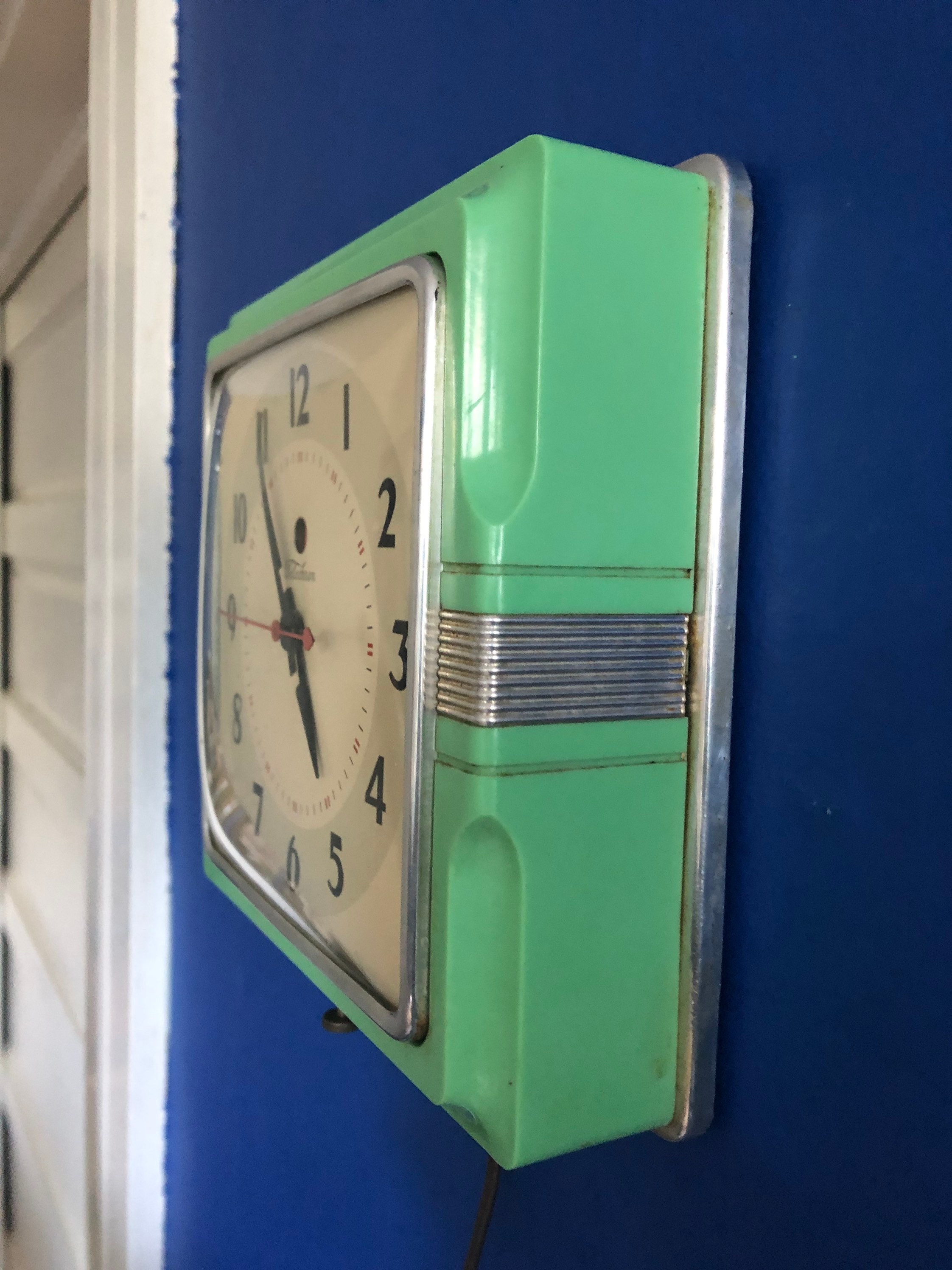 Telechron Kitchen Wall Clock Jadeite Green Etsy