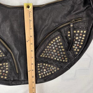 Free People West Side Studded Sling Black Leather Hobo Bag Purse Bohemian Bikercore Bild 13