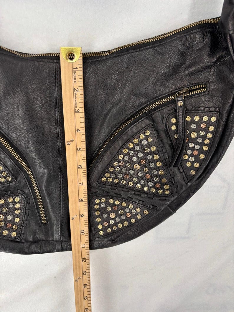 Free People West Side Studded Sling Black Leather Hobo Bag Purse Bohemian Bikercore Bild 13