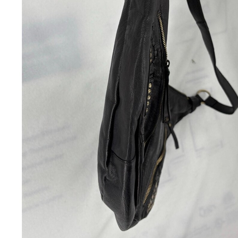Free People West Side Studded Sling Black Leather Hobo Bag Purse Bohemian Bikercore Bild 10
