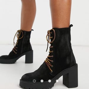 Free People Dylan Bottes mi-mollet pour femmes Taille 8,5 Bikercore en daim à talons épais image 2