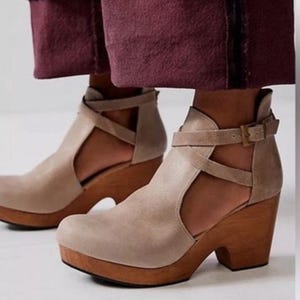 Free People Cedar Clog Blush Antique Leather Size 8.5 Boho Heels image 1