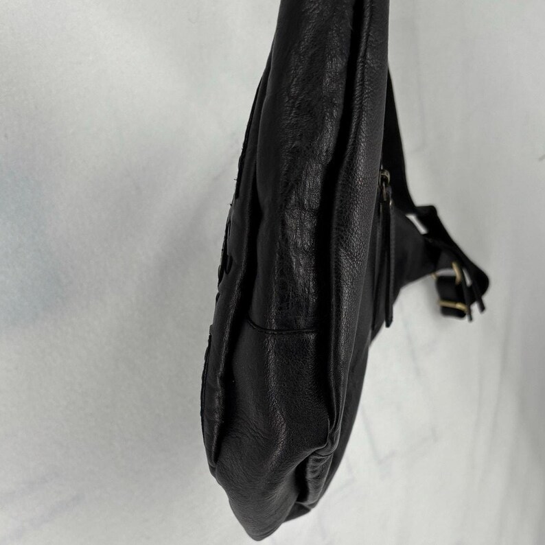 Free People West Side Studded Sling Black Leather Hobo Bag Purse Bohemian Bikercore Bild 11