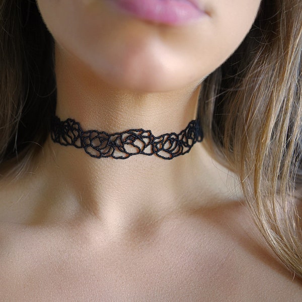 Black Rose Cutout Lace Choker