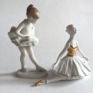 Set of 2 Vintage Porcelain Ballerina Figurines Hollóházi Kézzel Festett Hungary/Zucotti  Capodimonte Italy