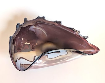 Vintage Iridescent Amethyst Art Glass Sea Shell Shape Decorative Bowl