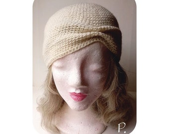 Classic hat - gathered version; crochet hat; Cap made of cream-colored quality yarn / size: M