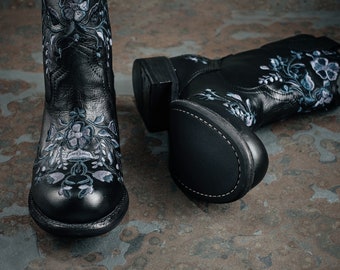 Cowboy western embroidered boots - handmade leather ladies shoes footwear hand crafted in Montréal