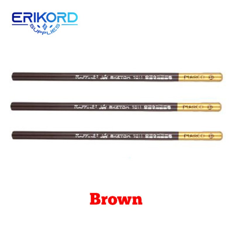May include: Three brown pencils with gold accents and the text "Marco Raffine Sketch 7011 Resistente" on each pencil. The text "Brown" is written below the pencils.