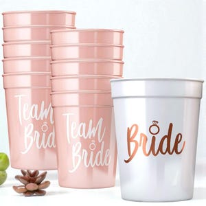 1 Set Bachelorette Party Team Bride Plastic Drinking Cups Bridal Shower Gift Bride to Be Hen Party Supplies Wedding Engagement Decorations