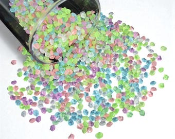 1000pcs Glow in Dark Pebbles Luminous Sand Glowing Stones for Outdoor Walkways Home Garden Yard Decor Fish Tank Aquarium Decor 3 to 5mm