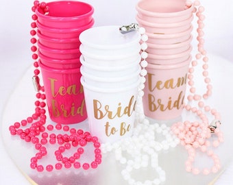 Team Bride Plastic Shot Team Bride Cup Bicchierini per addio al nubilato Bicchierino con perline Collana Addio al nubilato Bomboniere per matrimoni Coppa nuziale