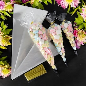 50 pz Sacchetti di caramelle in polipropilene a forma di cono trasparente Sacchetti di caramelle in cellophane per popcorn di biscotti trasparenti Sacchetti OPP per matrimoni Bomboniere per feste di compleanno