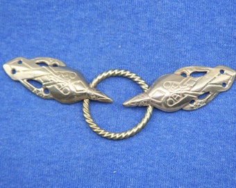 Cloak Clasp - Ravens holding an Oath Ring - Bronze or Silver