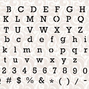 Puede incluir: Gr&aacute;fico de fuente de alfabeto y n&uacute;meros en blanco y negro con s&iacute;mbolos que incluyen el s&iacute;mbolo arroba, el signo de n&uacute;mero, el signo de d&oacute;lar, el signo de porcentaje, el ampersand, el asterisco, los par&eacute;ntesis, la barra diagonal, el guion y el signo de interrogaci&oacute;n.