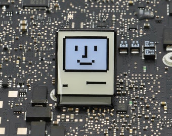 Happy Mac System 7 Enamel Pin / Magnet