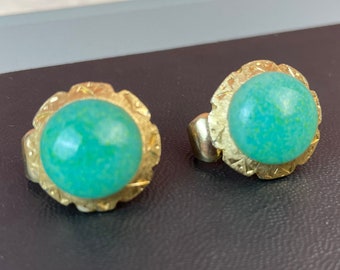 Vintage Gold and Green Stone Costume Jewelry Earrings, Jade Color, Clip On, Statement, Everyday, Beautiful, Circle