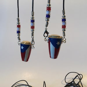Conga necklace Puerto Rico flag.