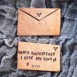 CARTA DE AMOR personalizada Recuerdo de aniversario de bodas tradicional de bronce del 8.º al 19.º. Nota de amor en sobre. Ficha de bolsillo. Tamaño pequeño