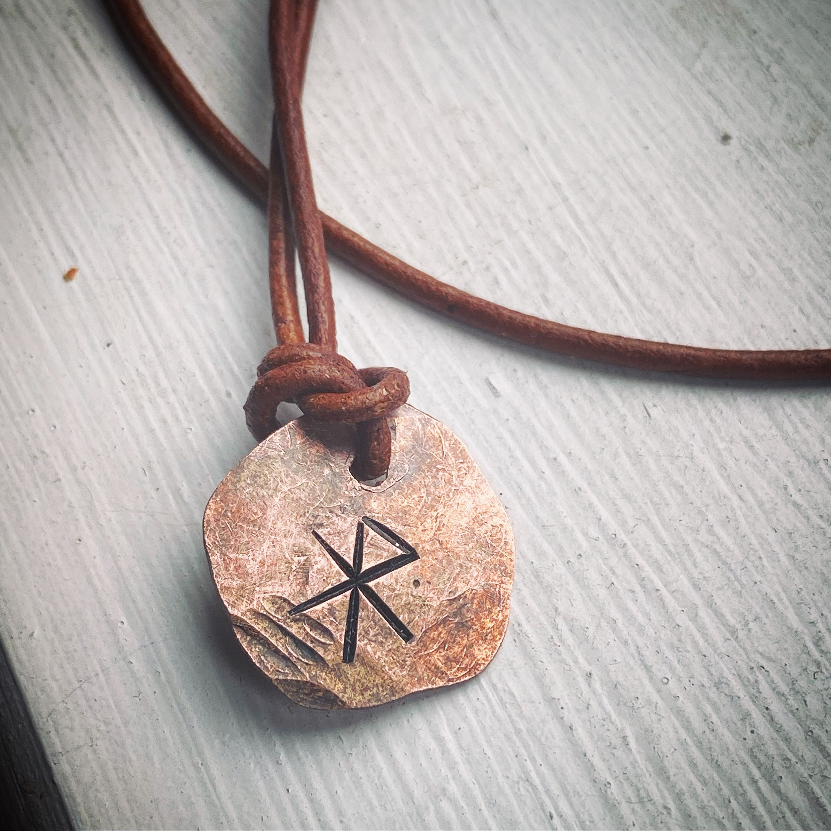 Triquetra, Drievuldigheidsknoop, Wiccan-symbool Voor Bescherming De Vector Zwarte Keltische Die Reeks Van Op Witte Achtergrond Wordt Image139633780