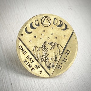 Personalised Sobriety token, chip gift. Custom hand stamped. One day at a time. Sober, alcohol free. Recovery symbol. Talisman