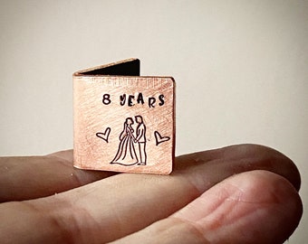 GEPERSONALISEERD Traditioneel 8e 19e bronzen huwelijksverjaardag kaart aandenken. Extra kleine miniatuur schattige handgestempelde initialen en datum
