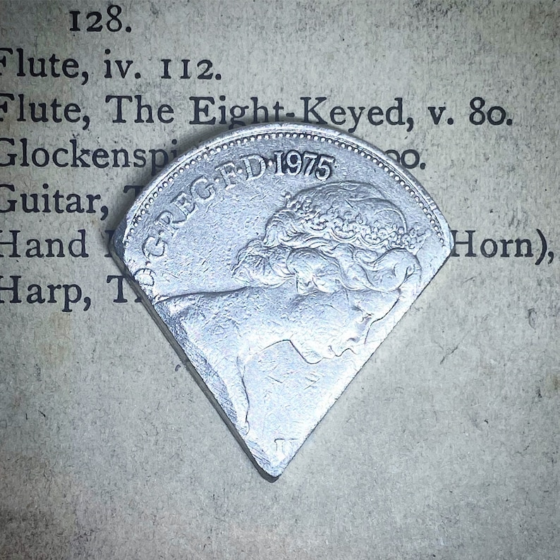 2021 autumn and winter new Vintage coin plectrum Guitar pick. Unique Anniversary b A surprise price is realized Wedding
