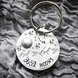 10 years Wedding Anniversary gift. Aluminium Hand stamped traditional 10th tin gift keychain. key ring. Personalised unique moon Gift