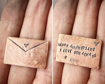 LETTRE D'AMOUR personnalisée 8e 19e, cadeau souvenir d'anniversaire de mariage traditionnel en bronze en bronze. Enveloppe mot d'amour. Jeton de poche. Très petit