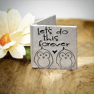 Let's Do This Forever Carte souvenir de mariage PERSONNALISÉE. Très petite miniature mignonne estampée à la main. Cadeau traditionnel pour les 10 ans